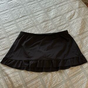 Title nine swim skirt with ruffled hem small (S)